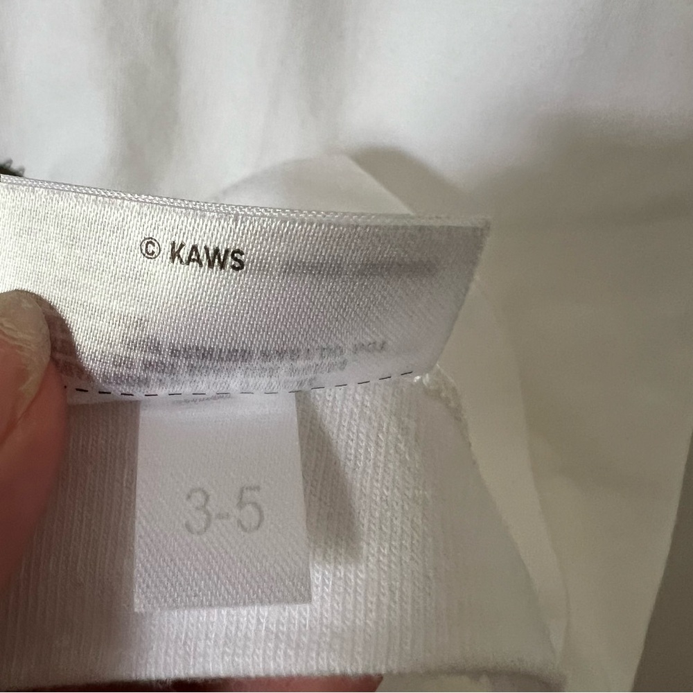 NWT! Uniqlo UT x Kaws x Sesame Street‎ T-shirt Size XS White - Picture 8 of 10